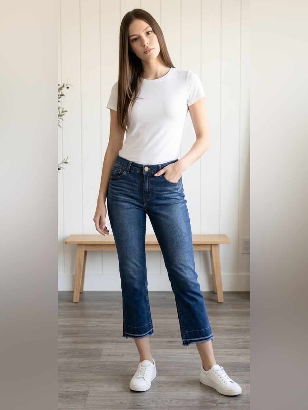 Democracy “Ab” Technology Cropped Jeans Raw Hem Whiskering Blue Size 14 EUC